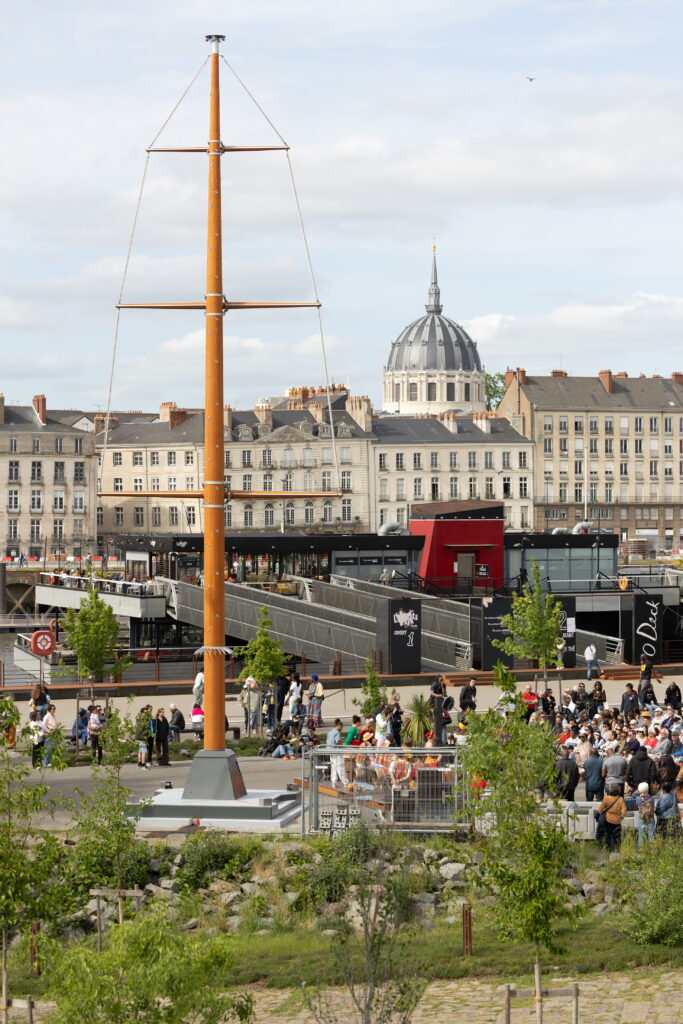 Mât de la Fraternité, association La Coque Nomade, parc des Chantiers, Nantes © Ludovic Failler, pigiste, Nantes Métropole
